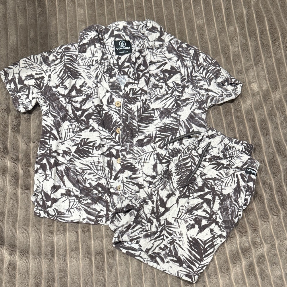 Volcom kids matching set